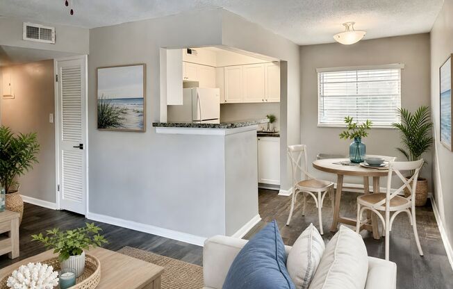 2 beds, 1 bath, 775 sqft, $1,199
