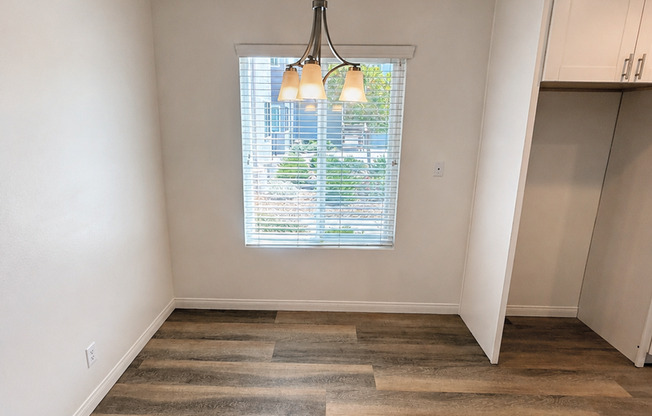 2 beds, 1 bath, $2,500, Unit 110