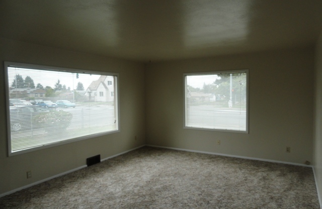 Lovely 2 bedroom home in Tacoma!