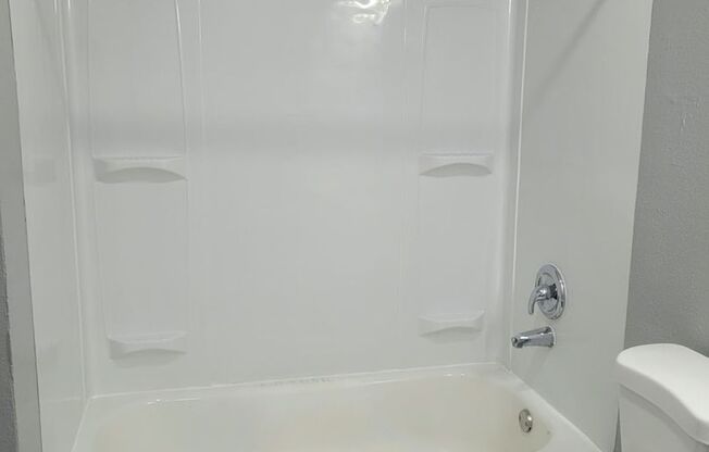 2 beds, 1 bath, 695 sqft, $1,250, Unit 505 D2