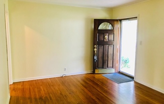 2 beds, 1 bath, $1,200