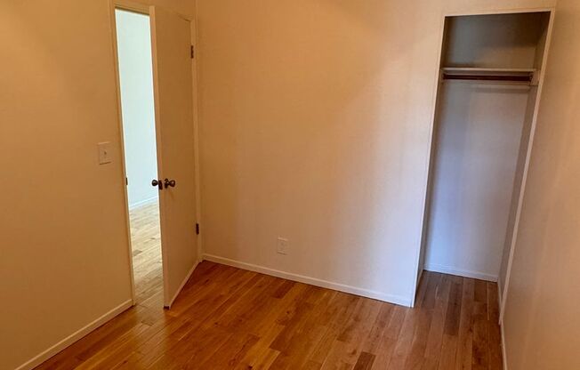 1 bed, 1 bath, 400 sqft, $995, Unit 206