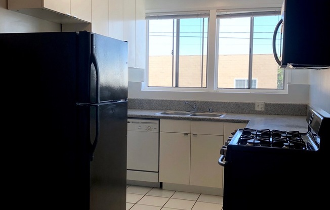 2 beds, 1 bath, $2,550