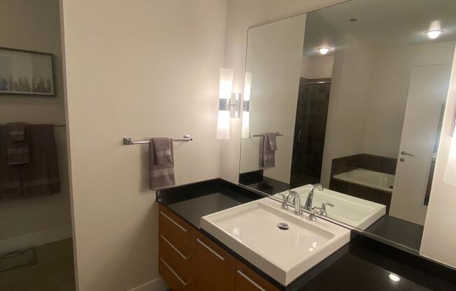 Studio, 1 bath, $2,200, Unit 1212