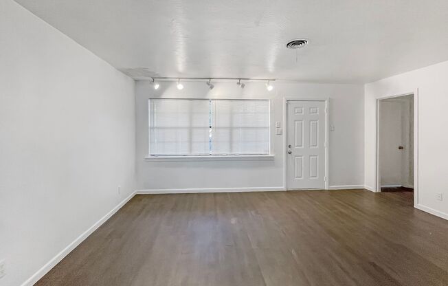 Charming 3-Bedroom, 2-Bathroom Home in a Quiet Neighborhood