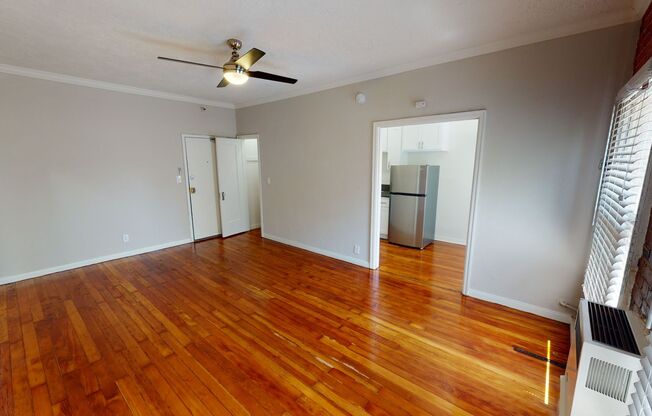 Studio, 1 bath, 450 sqft, $1,395, Unit 304