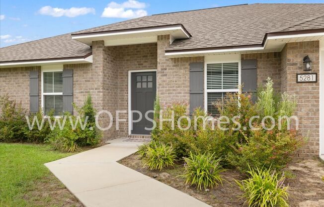 Like New Crestview 4bed/2bath Available Today