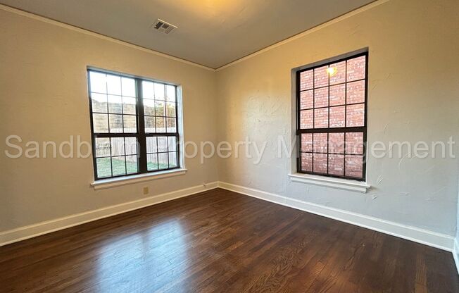 1 bed, 1 bath, $1,000, Unit Unit 5