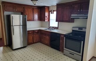 2 beds, 1 bath, $1,300