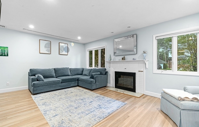 44 ROWENA RD