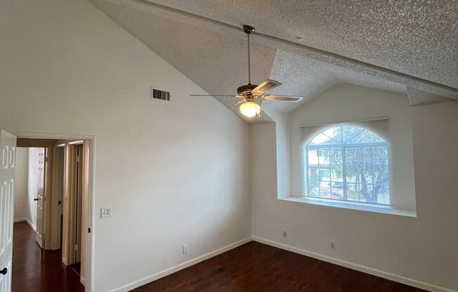 3 beds, 1.5 baths, 1,300 sqft, $3,400, Unit Maple