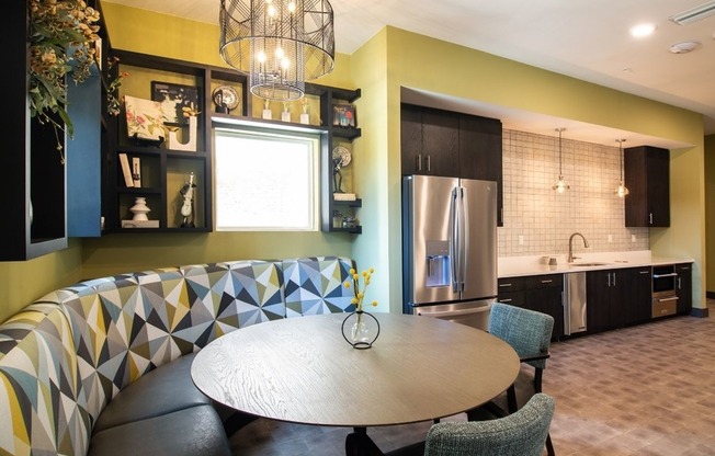 Lounge Kitchen