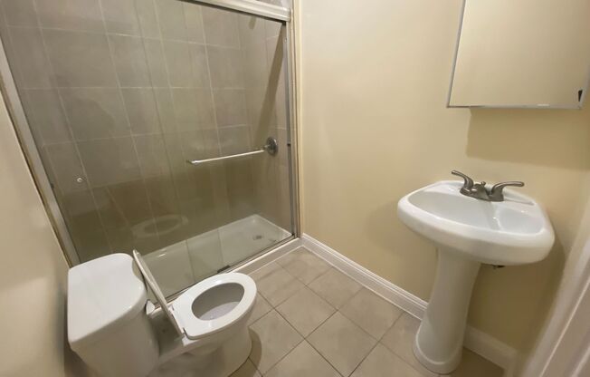 Studio, 1 bath, 220 sqft, $1,025, Unit 134