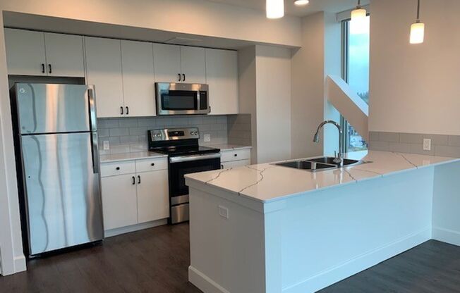 1 bed, 1 bath, 453 sqft, $2,650, Unit 410-608