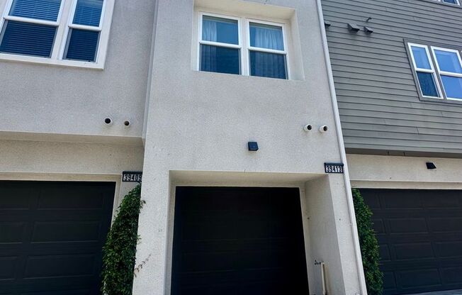 Mission Blvd 2 Bedroom 2 Bath Unit!