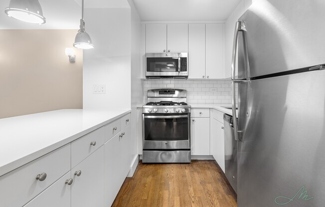 1 bed, 1 bath, $3,950, Unit 3R