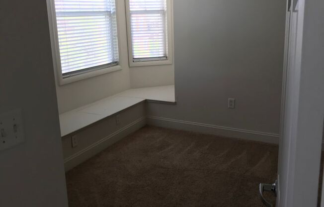 2 beds, 2 baths, 840 sqft, $1,979, Unit 4-0502