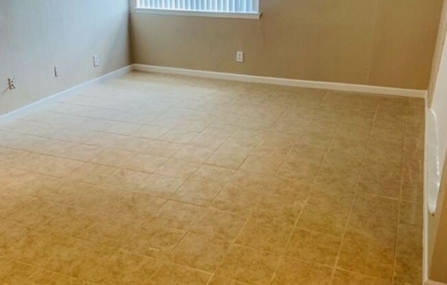 2 beds, 2 baths, 1,103 sqft, $1,580, Unit 1060
