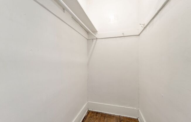 Studio, 1 bath, $875, Unit #G-27