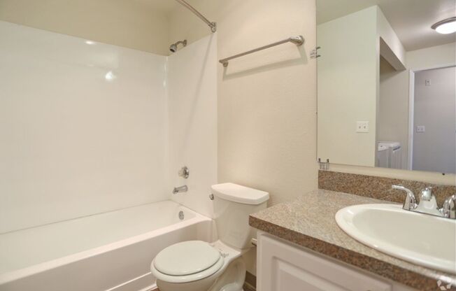 2 beds, 1 bath, 797 sqft, $1,599, Unit 108