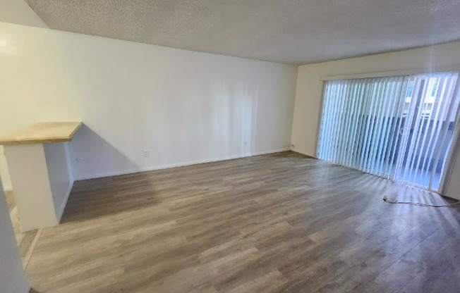 11030 Moorpark St 26