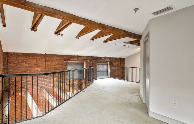 1 bed, 1.5 baths, 1,000 sqft, $1,425, Unit APT 10