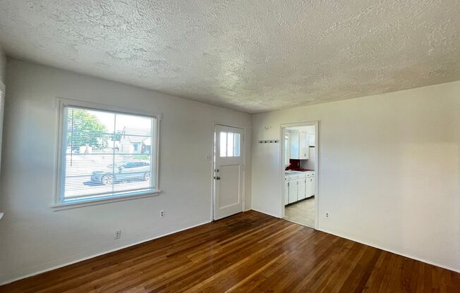 2 beds, 1 bath, $1,395