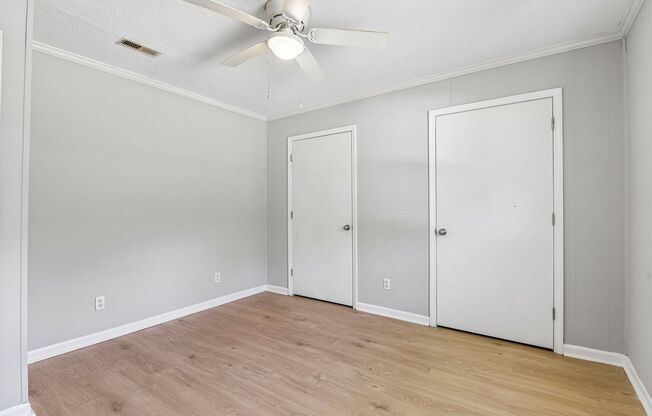 2 beds, 1 bath, 725 sqft, $1,250, Unit 90-3