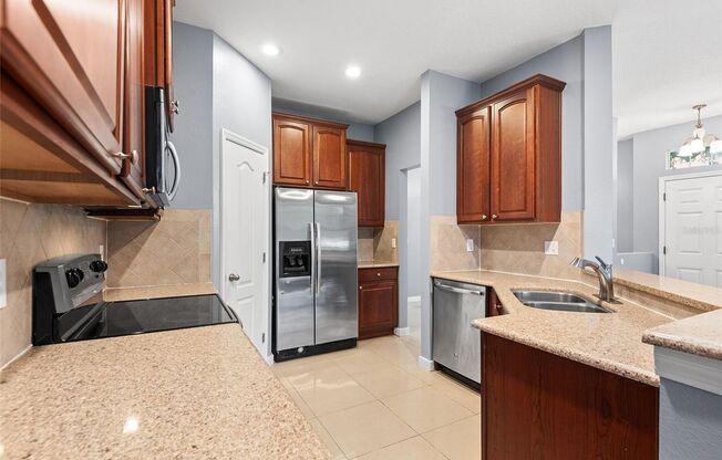 RIVERVIEW TOWNHOME FOR RENT!!