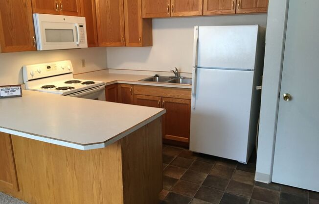 2 beds, 1 bath, 565 sqft, $750, Unit 04