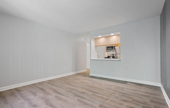Studio, 1 bath, 298 sqft, $1,400, Unit 437