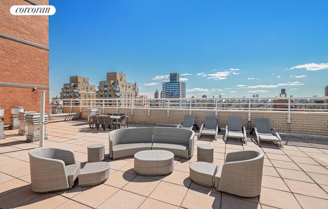 Studio, 1 bath, $4,350, Unit 1025