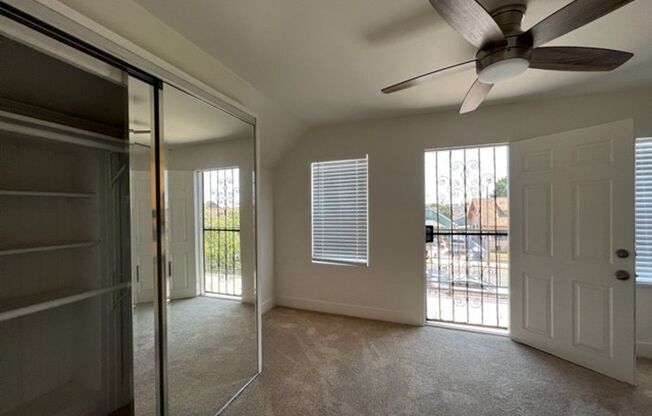 3 beds, 1 bath, $3,495, Unit 1441