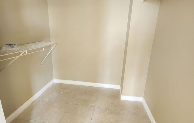 1 bed, 1.5 baths, $1,650, Unit 4314