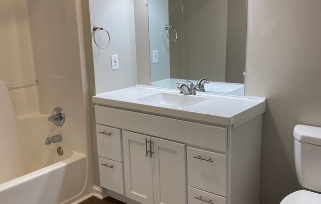 Arbor Bend Bathroom