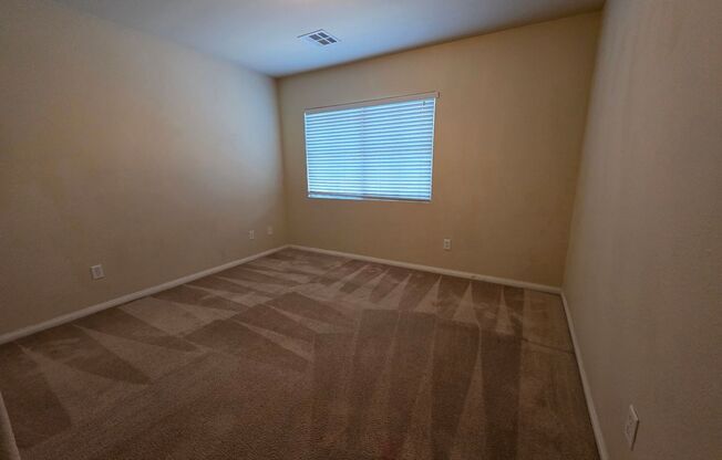 4 beds, 3 baths, $2,600