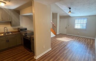 3 beds, 2 baths, $1,550, Unit APARTMENT C