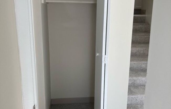 2 beds, 1 bath, 790 sqft, $2,500, Unit B101