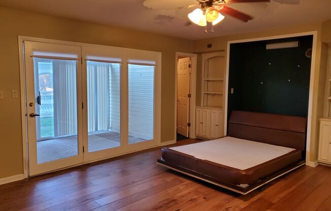 To Good to Be True, Efficiency!  Spacious Efficiency Condo with Fireplace, Hardwood Floors, Jetted Tub & MORE!