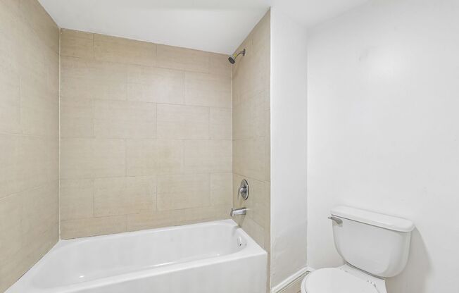 1 bed, 1.5 baths, 866 sqft, $1,900, Unit L- 504
