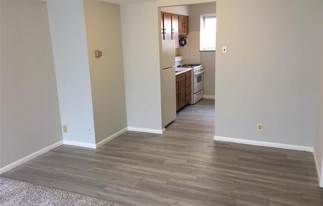 2 beds, 1 bath, 750 sqft, $965