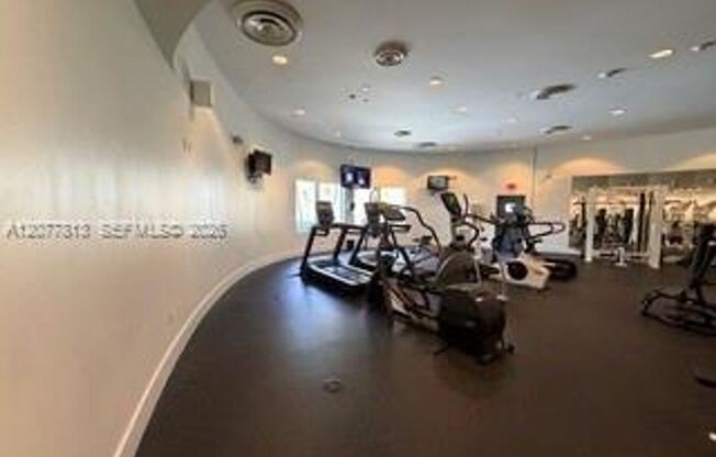 2 beds, 2 baths, $4,500, Unit # 15 J
