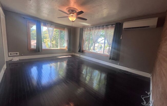 Cute 2BR 1 BA home in Bremerton near PSNS