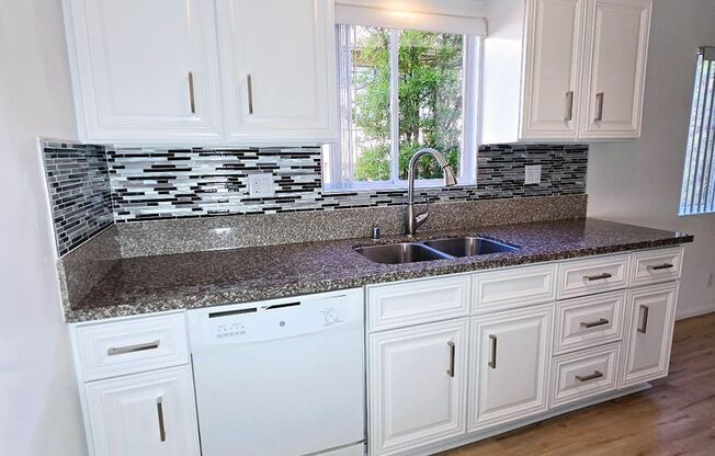 2 beds, 2 baths, 1,000 sqft, $3,195, Unit 205