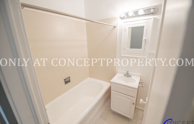 1 bed, 1 bath, 500 sqft, $1,150, Unit 12 - R