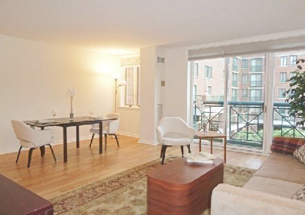 1 bed, 1.5 baths, 890 sqft, $4,200, Unit 209
