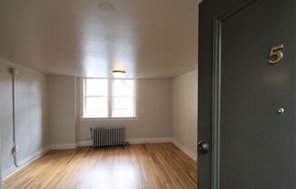 Studio, 1 bath, 404 sqft, $950, Unit B5