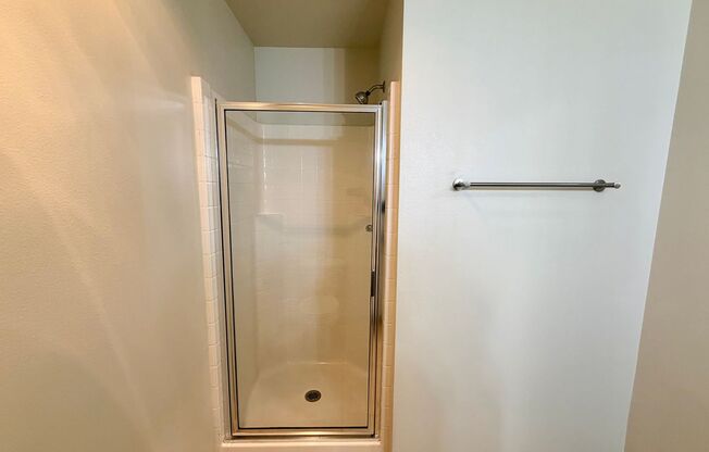Studio, 1 bath, 430 sqft, $1,550, Unit Unit 402