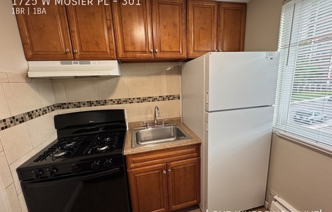 1725 W MOSIER PL