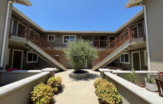 657 SCOTT PL